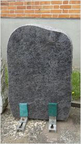 Grabstein 24